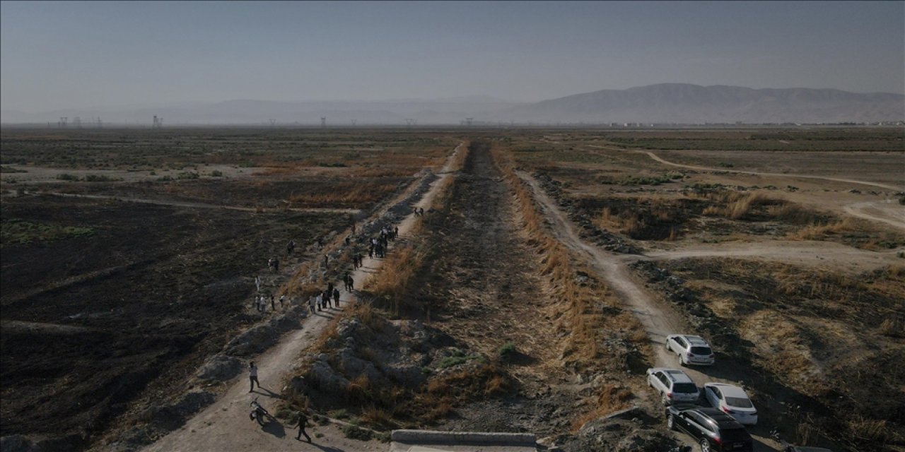 Suriye'nin başkenti Şam'da tespit edilen toplu mezardan 75 ceset daha çıkarıldı