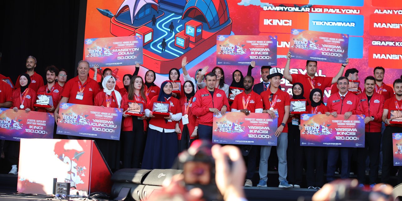 Selçuk TEKNOFEST'i 4 ödülle tamamladı