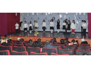 İlköğretim Öğrencilerinin Seslendirdiği Şiirler Parmak Isırttı
