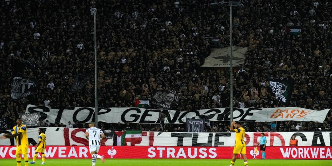PAOK taraftarları, Maccabi Tel Aviv maçında Filistin'e destek verdi