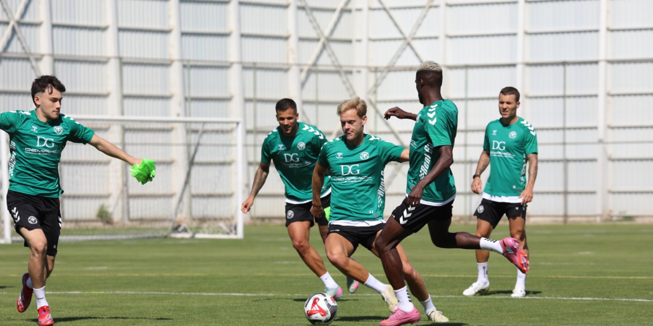 Konyaspor Başakşehir maçının taktiğini çalıştı