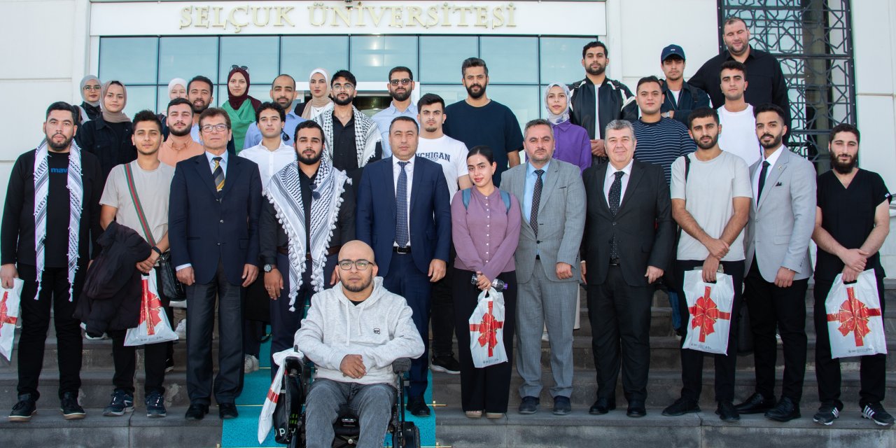 Selçuk, Filistinli öğrencilerle buluştu