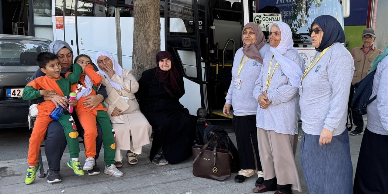 24 engelli vatandaş umreye uğurlandı