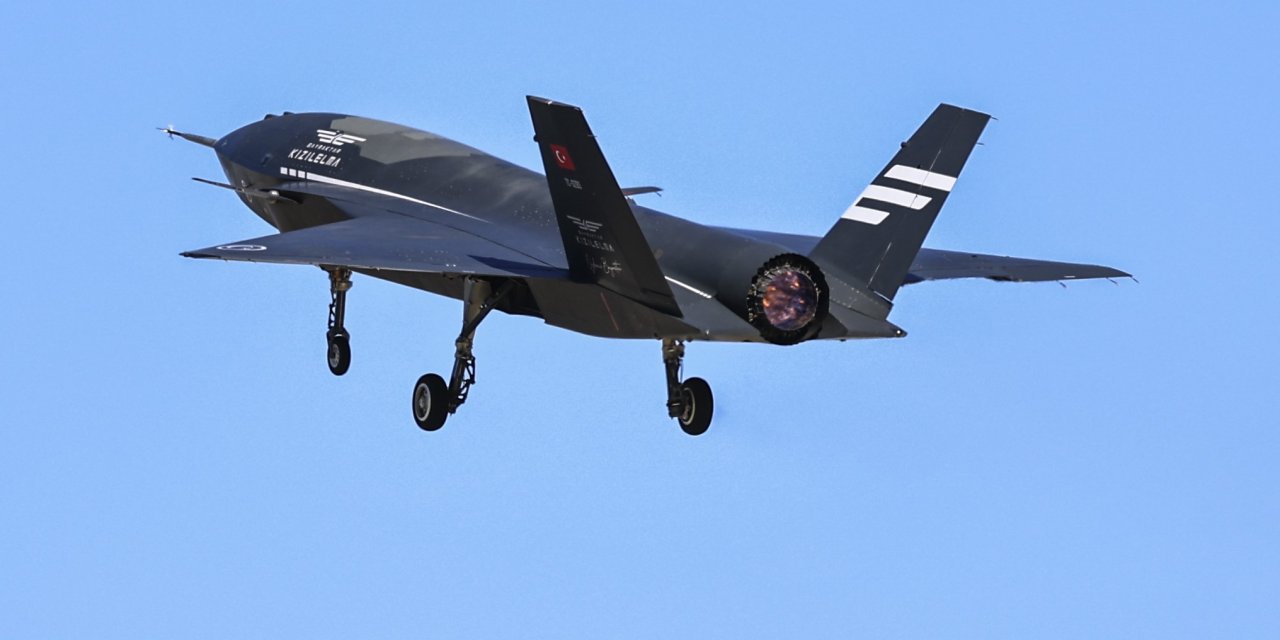 KIZILELMA'dan ilk mühimmatlı uçuş