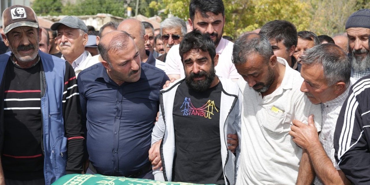 İkizlere dualarla son veda