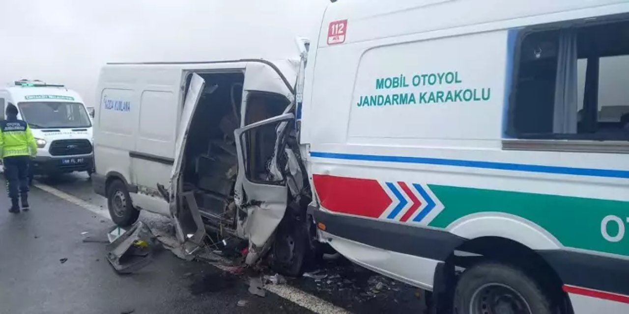 Trafik kazasında 2 asker şehit oldu, 1 kişi öldü