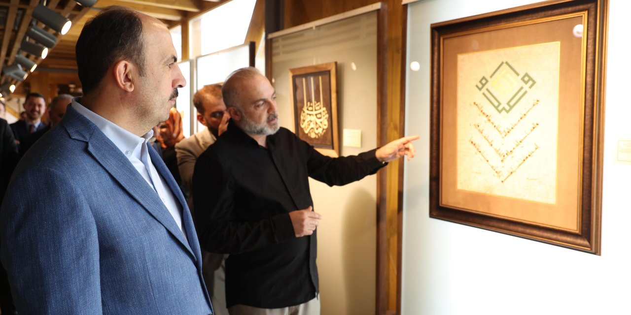 Altay'dan sergi ve esnaf ziyareti