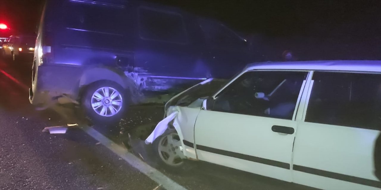 Derebucak'ta trafik kazasında 2 kişi yaralandı