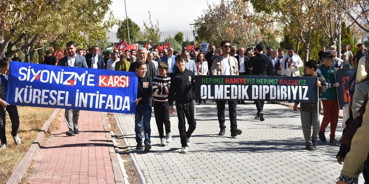 Üniversitelilerden Filistin'e destek yürüyüşü
