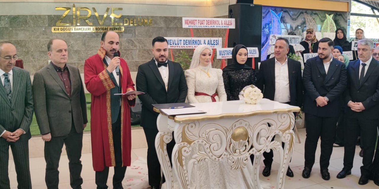 Siyaset ve iş dünyasını buluşturan düğün