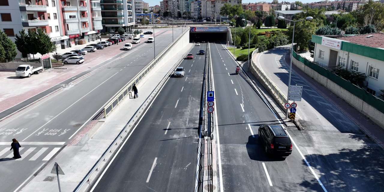 Köprülü kavşakta yol yenilendi