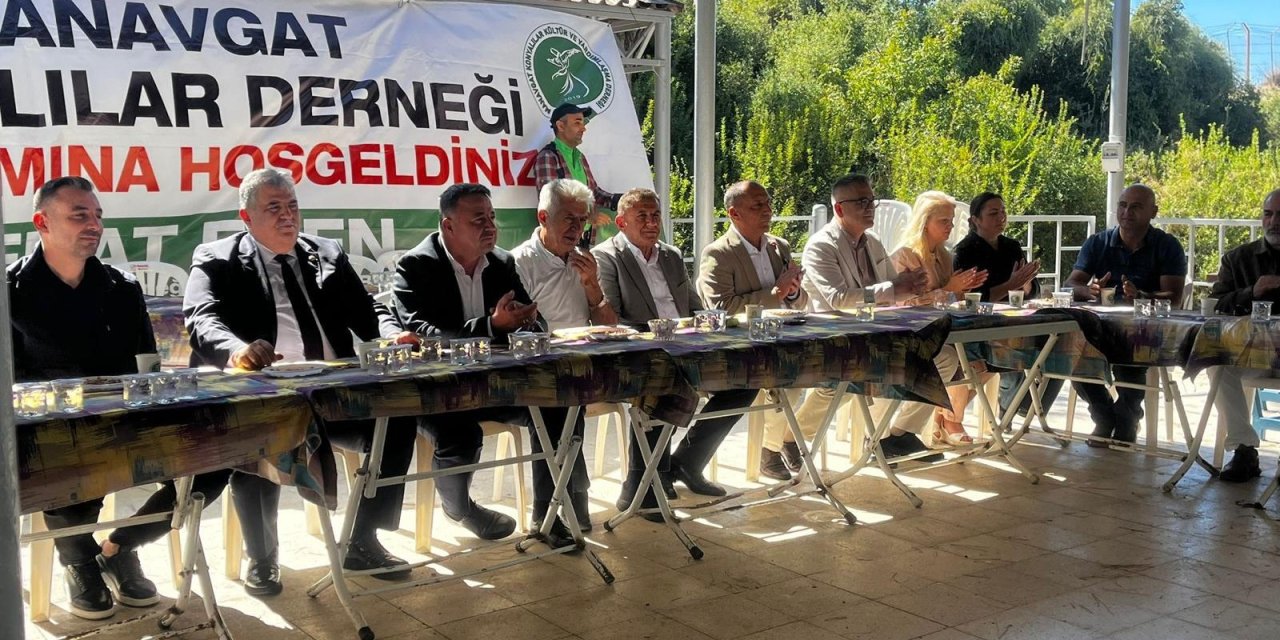 Ustaoğlu, Manavgat'ta hemşehrileriyle buluştu