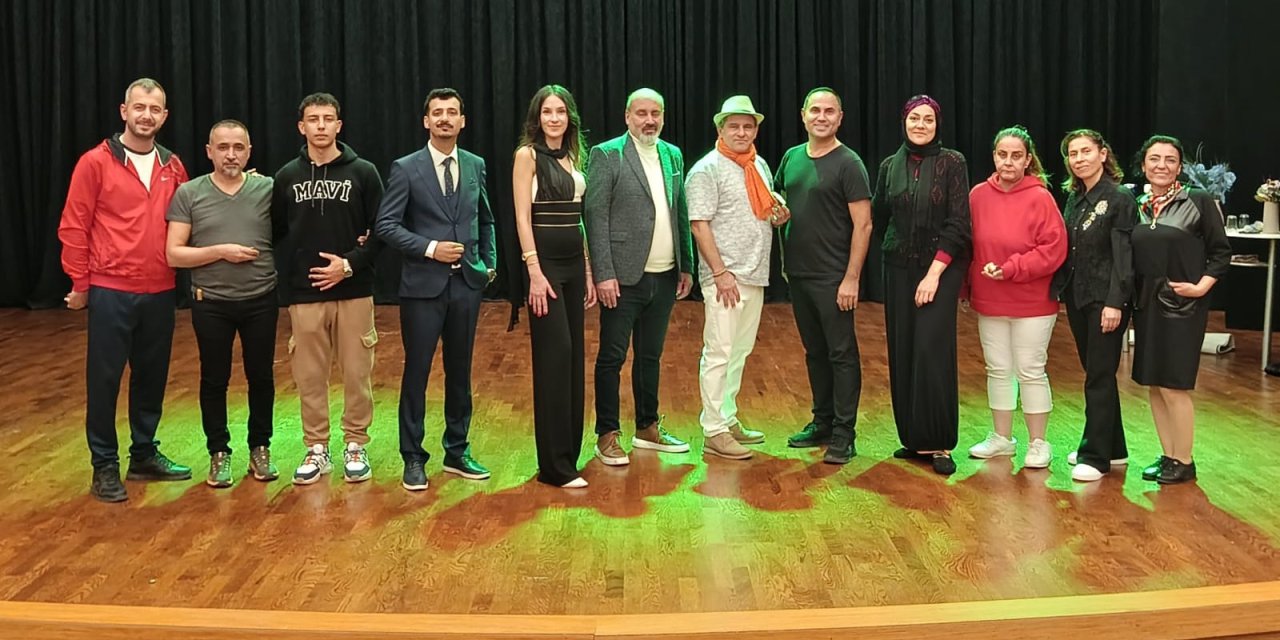 'Yamalı Tövbeler' Anadolu Gelişim'de sahne aldı