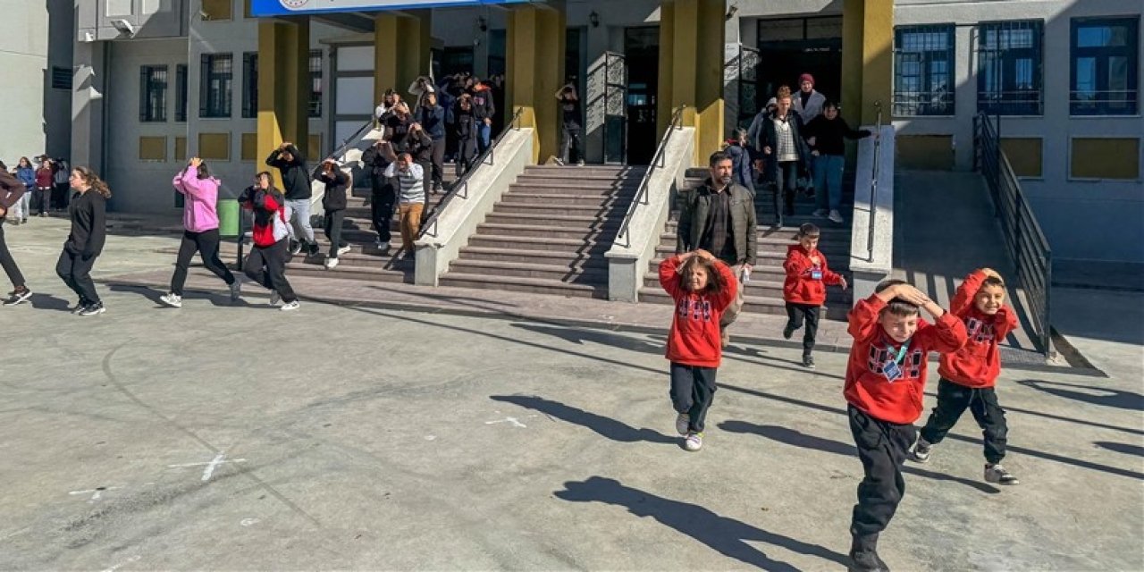 Okullarda eş zamanlı tahliye tatbikatı
