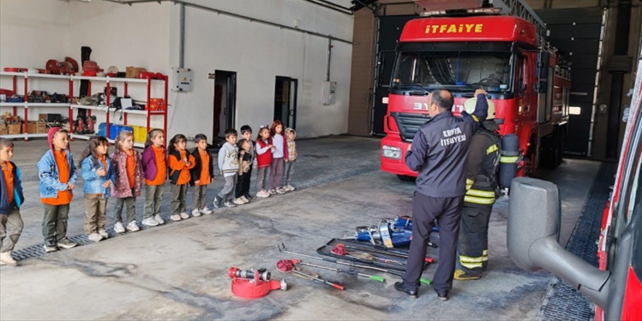 Minik öğrencilere itfaiyecilik eğitimi