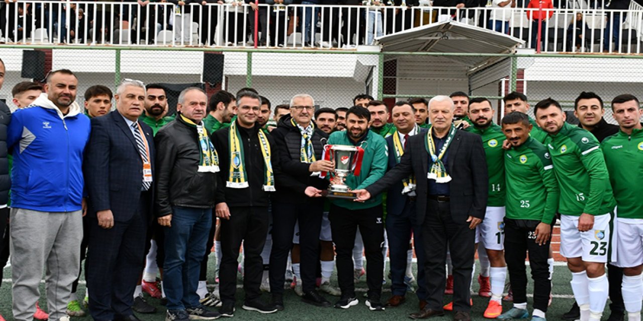 Kulu Belediyespor kupayı aldı galibiyetle başladı
