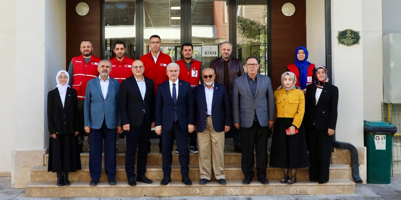 Akın'dan Türk Kızılayı'na ziyaret