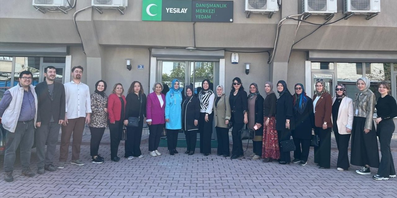 Yeşilay Konya, kadın muhtarları ağırladı