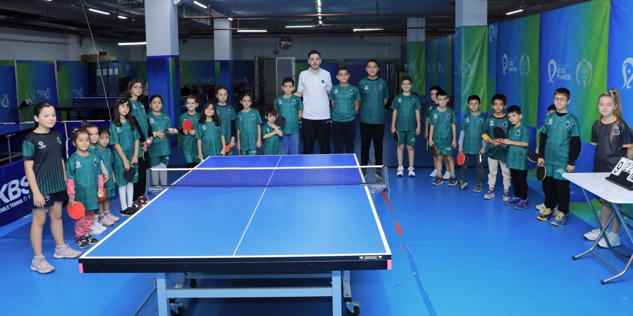 Karatay’da spor yaz kış demeden devam ediyor