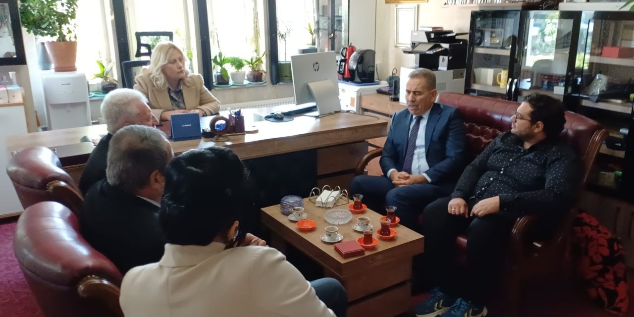 Yılmaz'dan özel çocuklara ziyaret