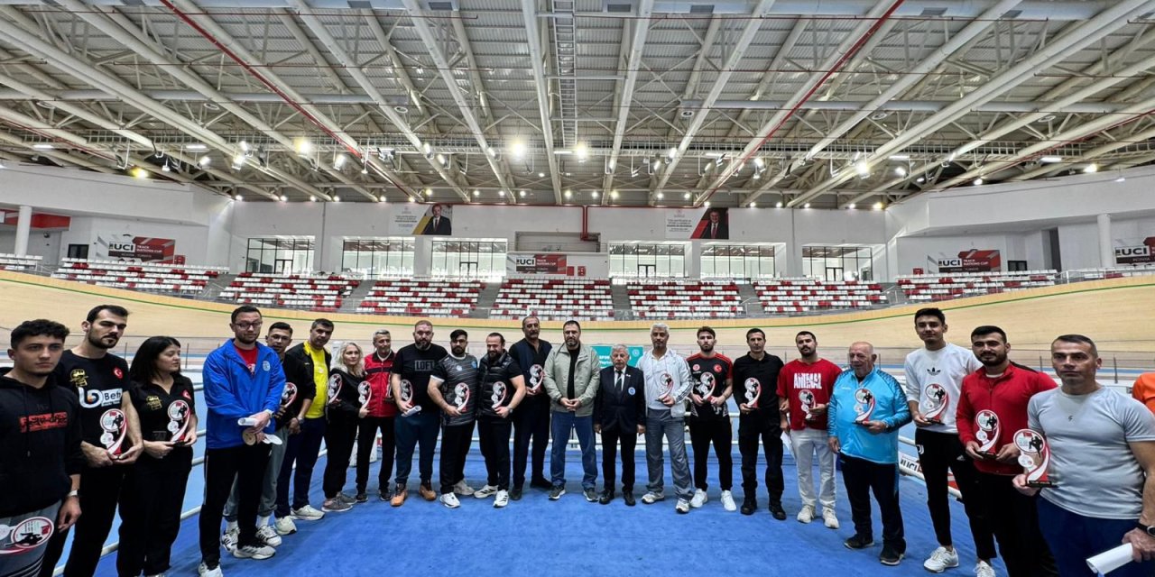 Kıck boksun kalbi Meram’da attı