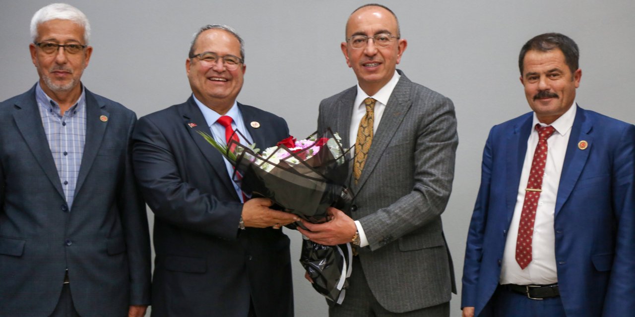 Kavuş: Muhtarlar hizmet öncüleri