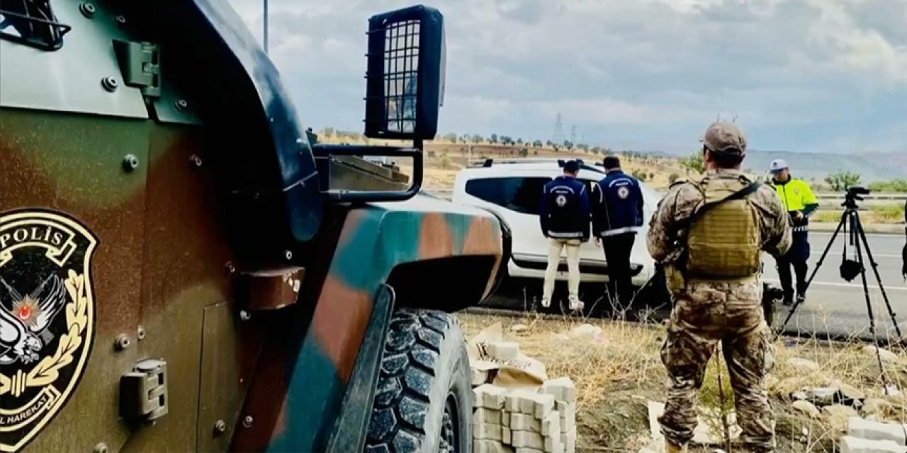 Göçmen kaçakçıları yakalandı