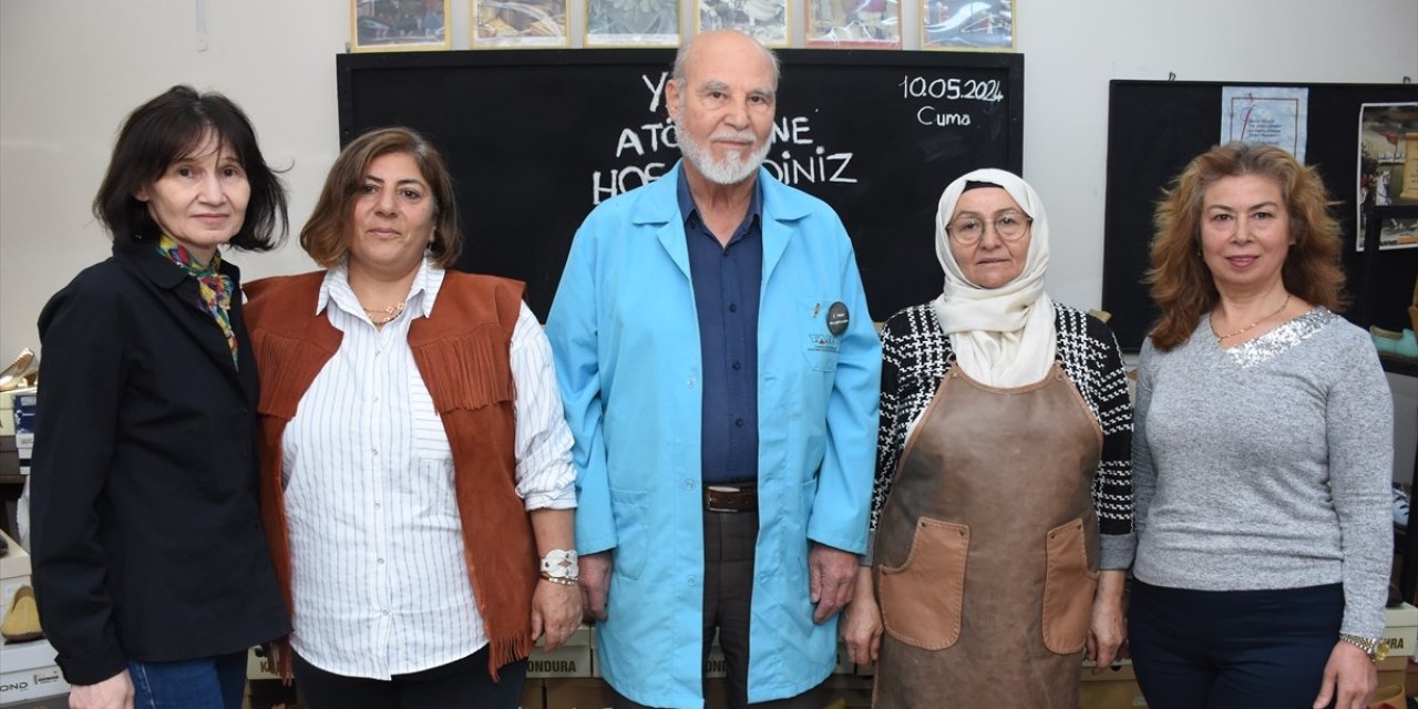 Ahmet usta mesleğini yaşatmaya çalışıyor