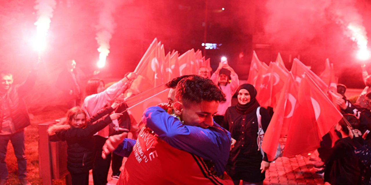Şampiyon Furkan Osman Konya'da coşkuyla karşılandı