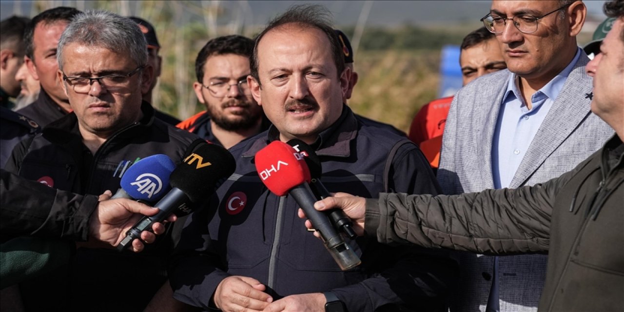 AFAD Başkanı Pehlivan'dan Foça'daki sel sonrası yürütülen çalışmalara ilişkin açıklama