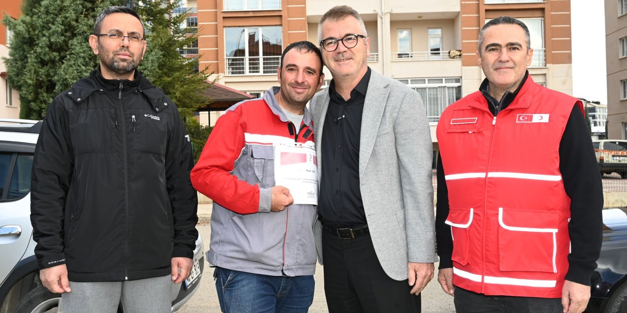 Belediye çalışanı maaşını bağışladı