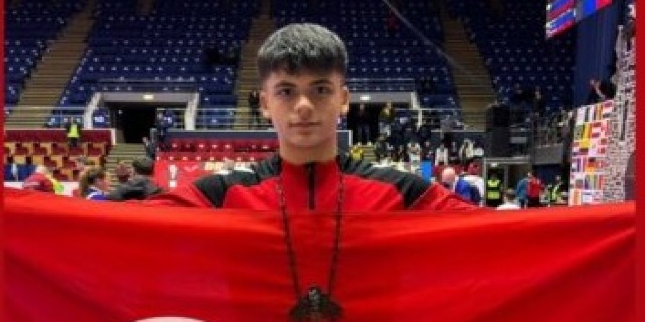 Büyükşehirli Tevfik Evren’den Avrupa’da Bronz madalya