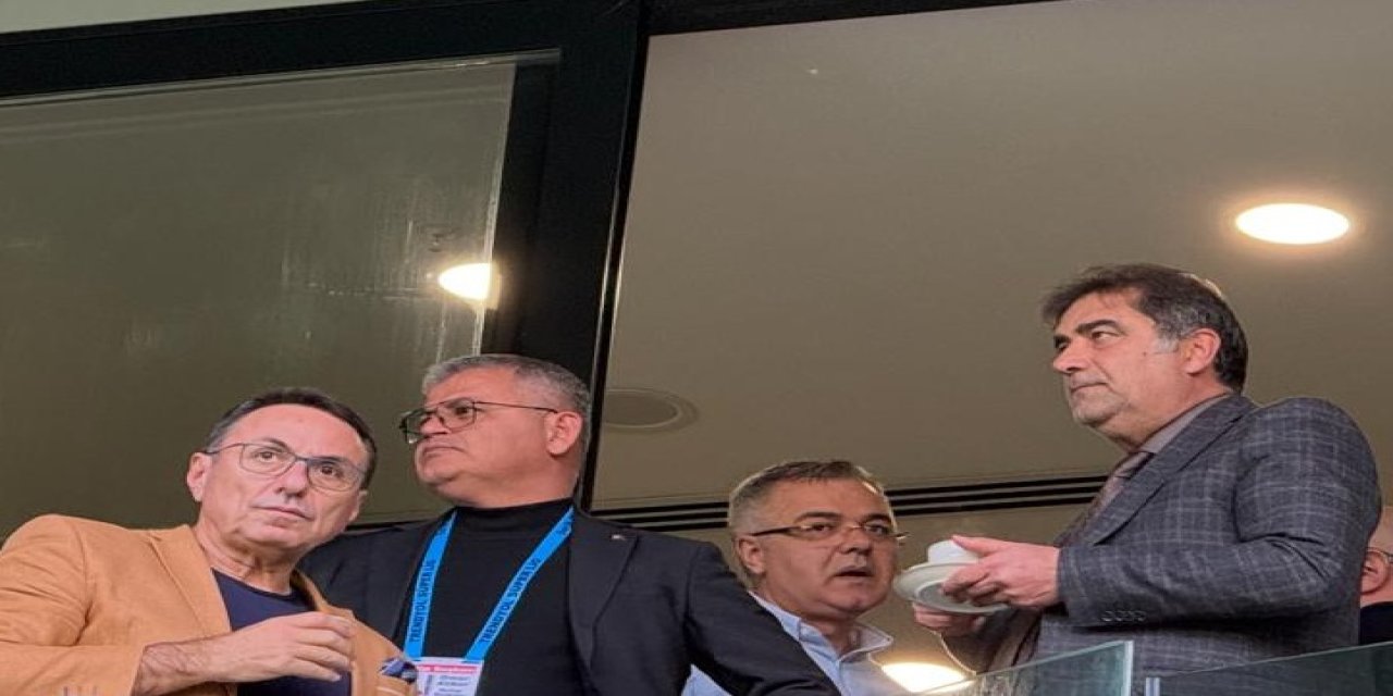 Ömer Atiker maçı milletvekili Karaman ile birlikte izledi