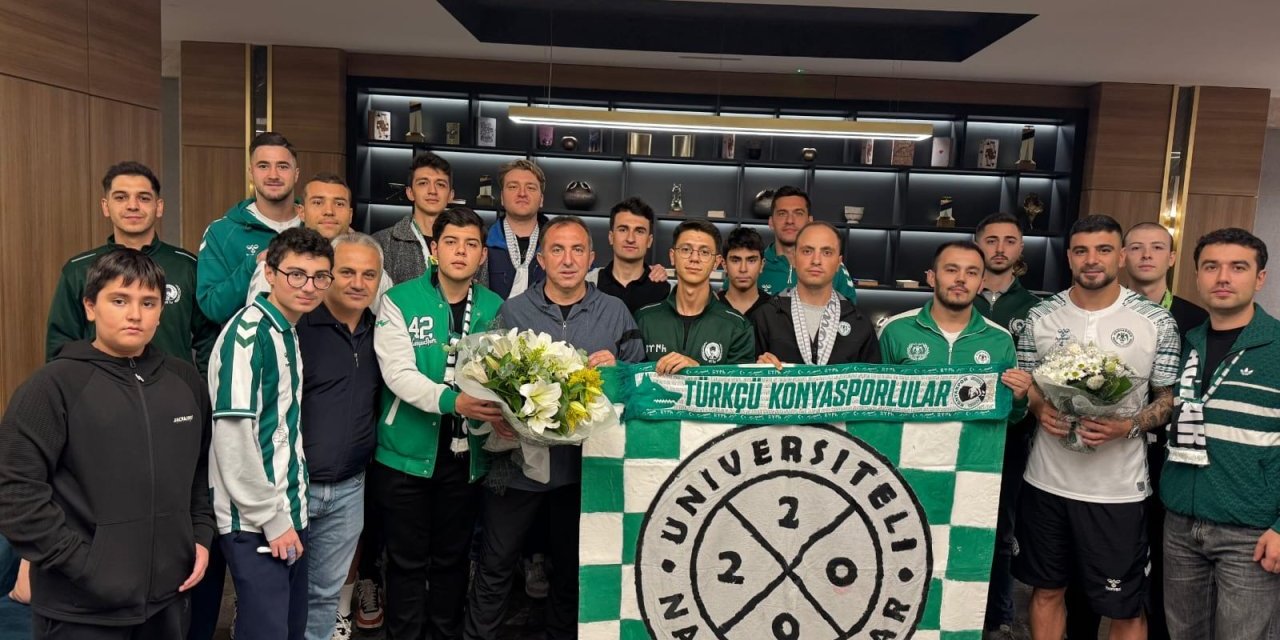 Ankara'daki Konyalı öğrenciler Konyaspor kafilesini ziyaret etti