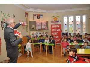 Miniklere Önce Deprem Anlatıldı Sonra Dask Kumbarası Dağıtıldı