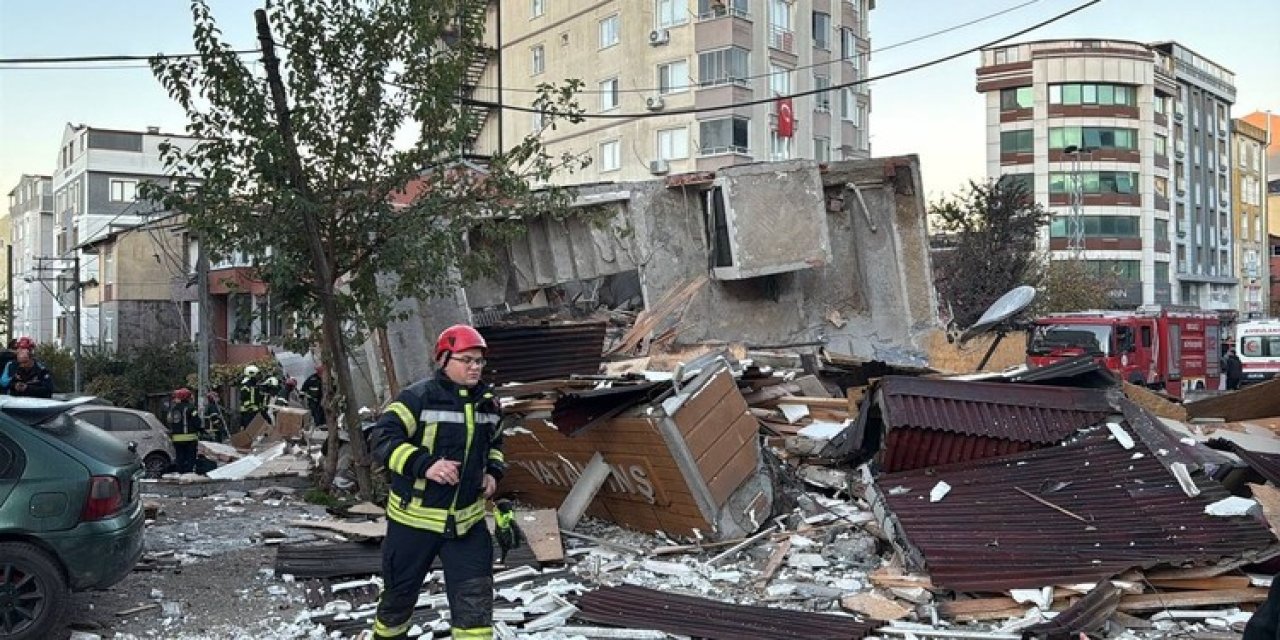 7 katlı bina çöktü!