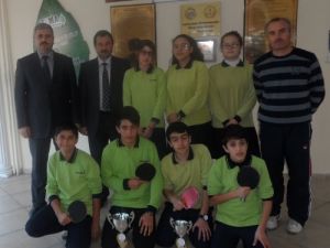 Gülpembe Masa Tenisi Turnuvasında Birinci Oldu