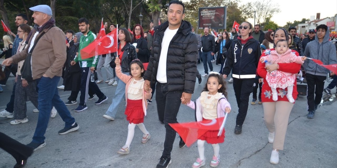 Cumhuriyet Bayramı'nda fener alayı coşkusu