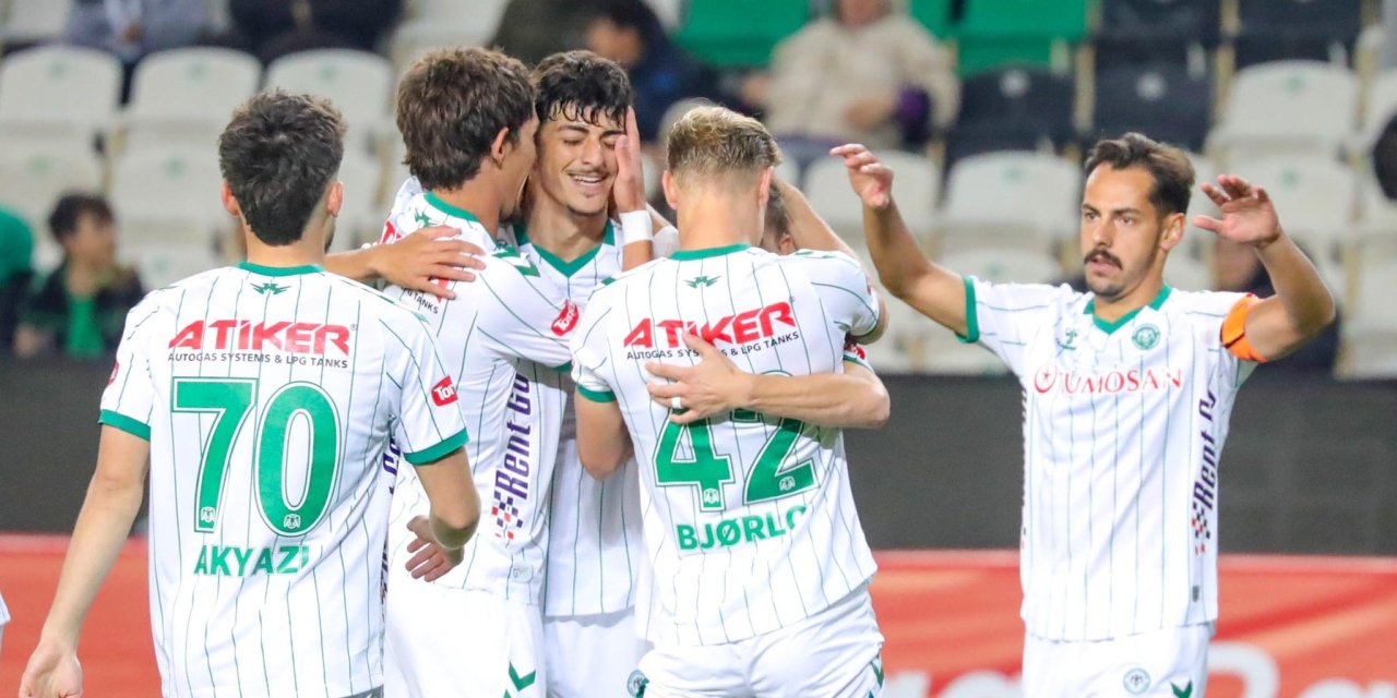 Konyaspor 10 kişi ile tur atladı