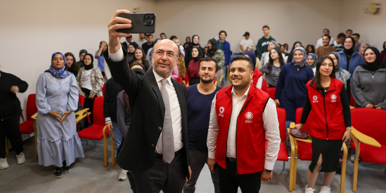 Pekyatırmacı gençlerle buluştu