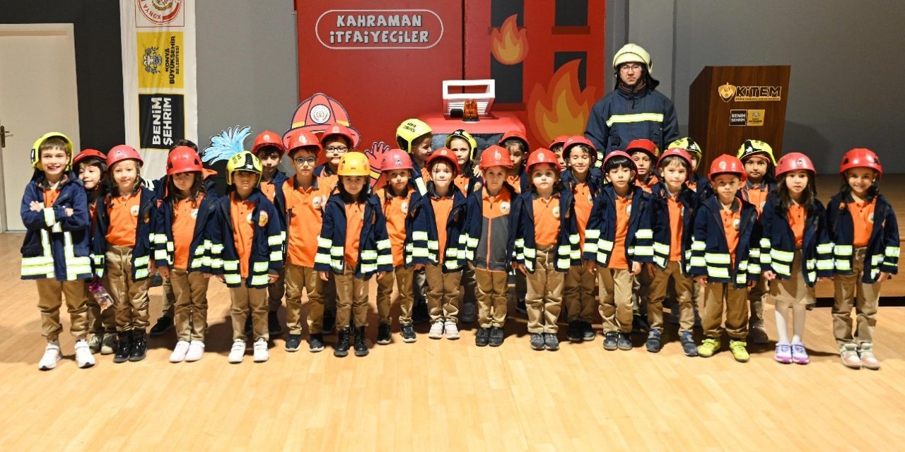 'Kahraman Çocuklar İtfaiyecilerle Öğreniyor'