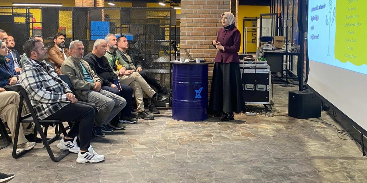 Konya'da öğretmenlere TÜBİTAK eğitimi