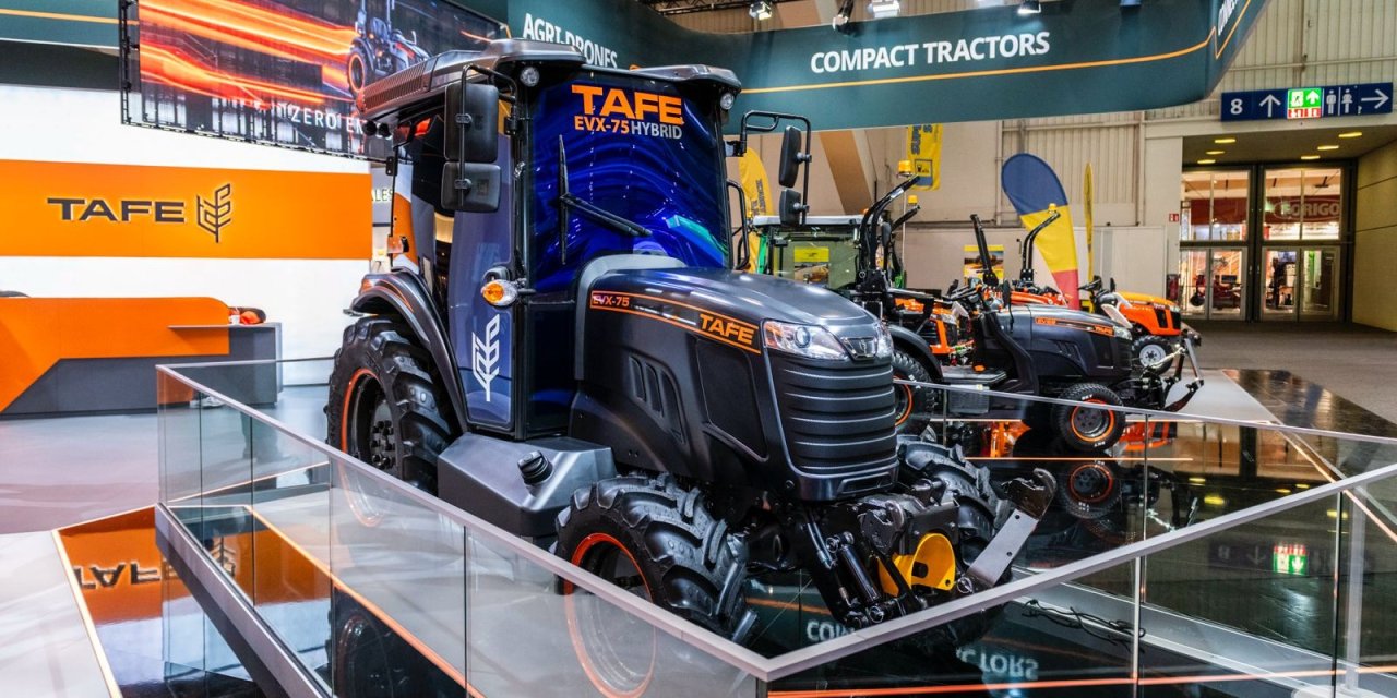 TAFE elektrikli hibrit traktörünü tanıttı