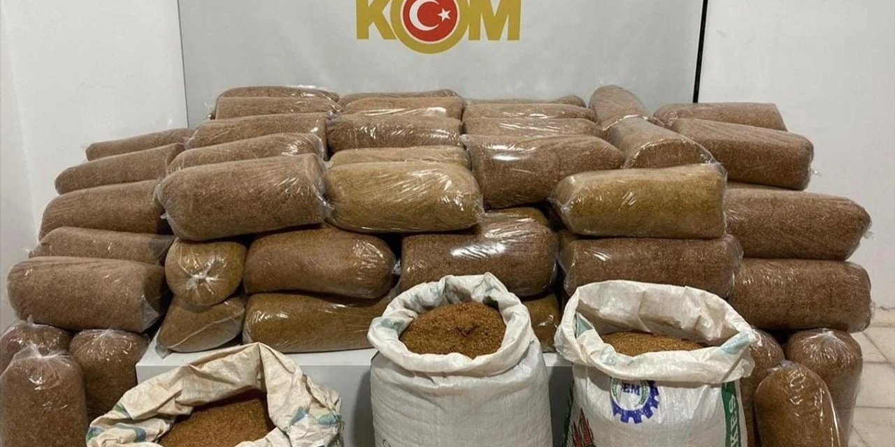 Konya'da tonlarca kaçak tütün ele geçirildi