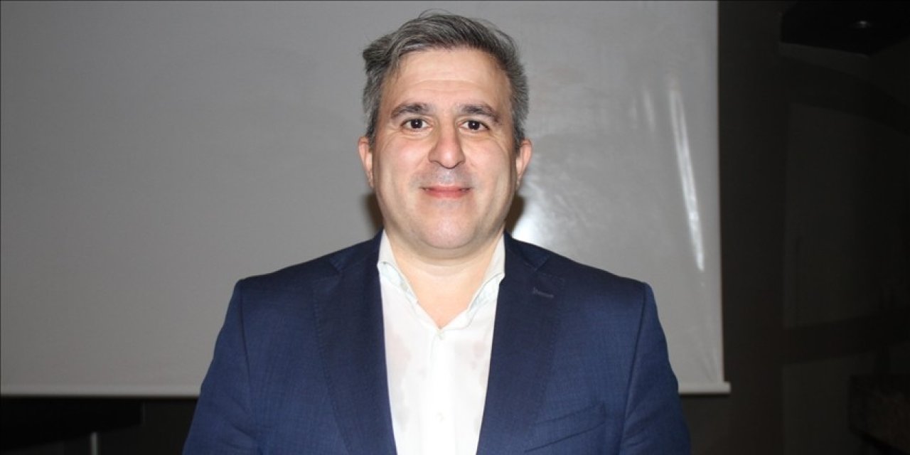 Gurbetçi ailenin profesör çocuğu adından söz ettiriyor