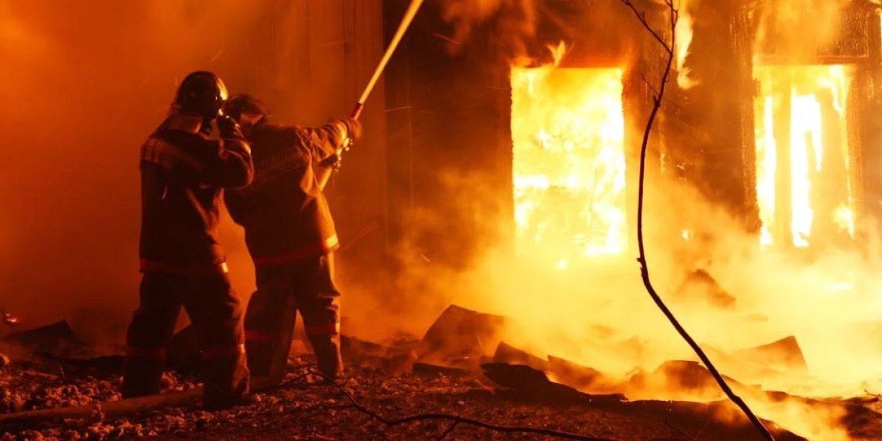 Konya'da çıkan yangında 6 iş yeri hasar gördü