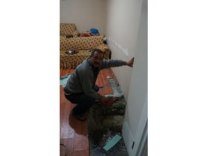 Evin İçindeki Foseptik Çukuru İle Yaşıyorlar (Özel)