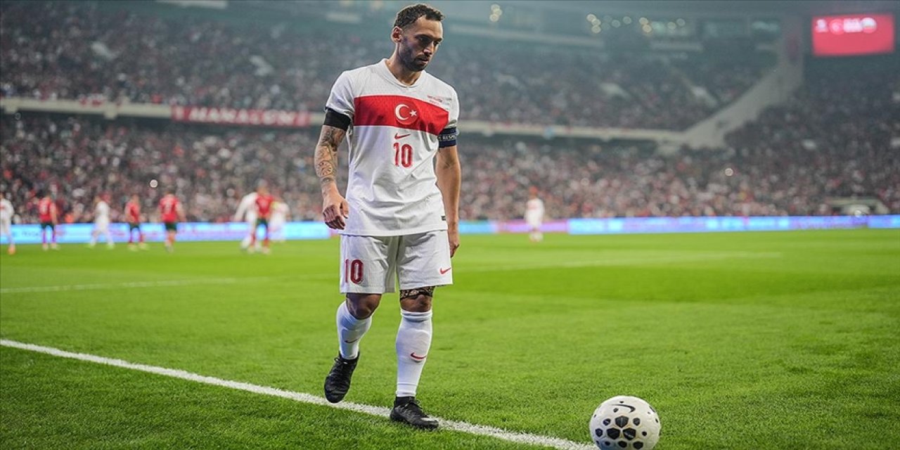 Hakan Çalhanoğlu İspanya maçı kadrosundan çıkarıldı