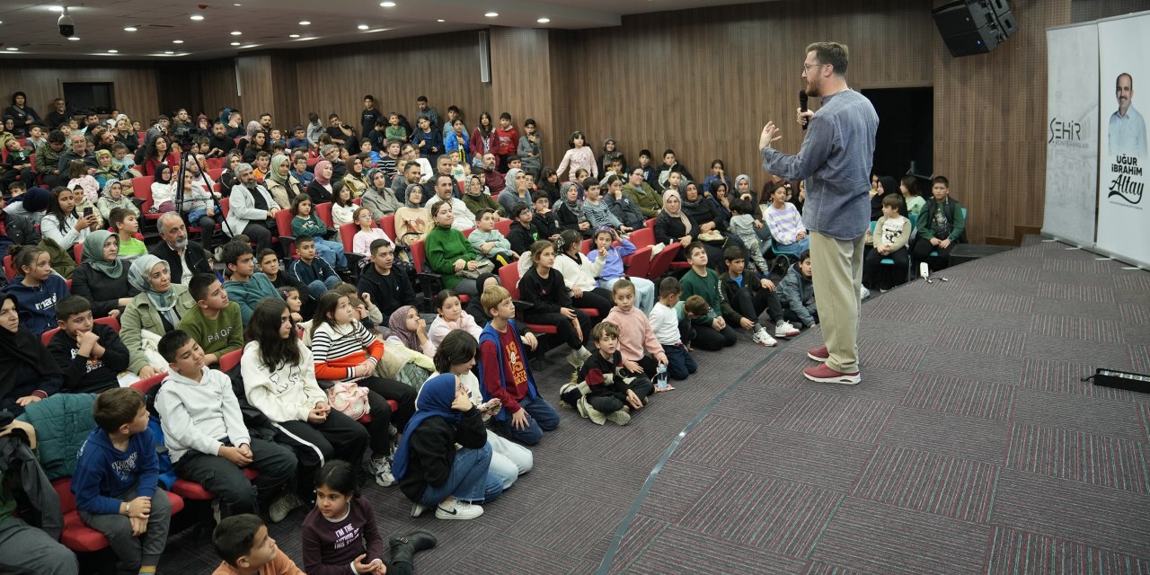 Şehir Konferansları devam ediyor