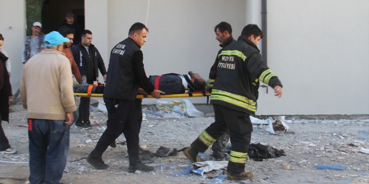 5 katlı inşaatın asansör boşluğuna düştü